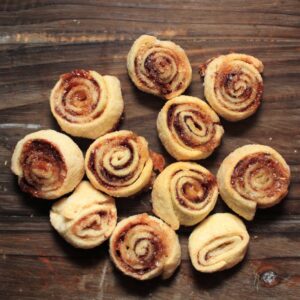 Cinnamon roll shortbread cookies recipe